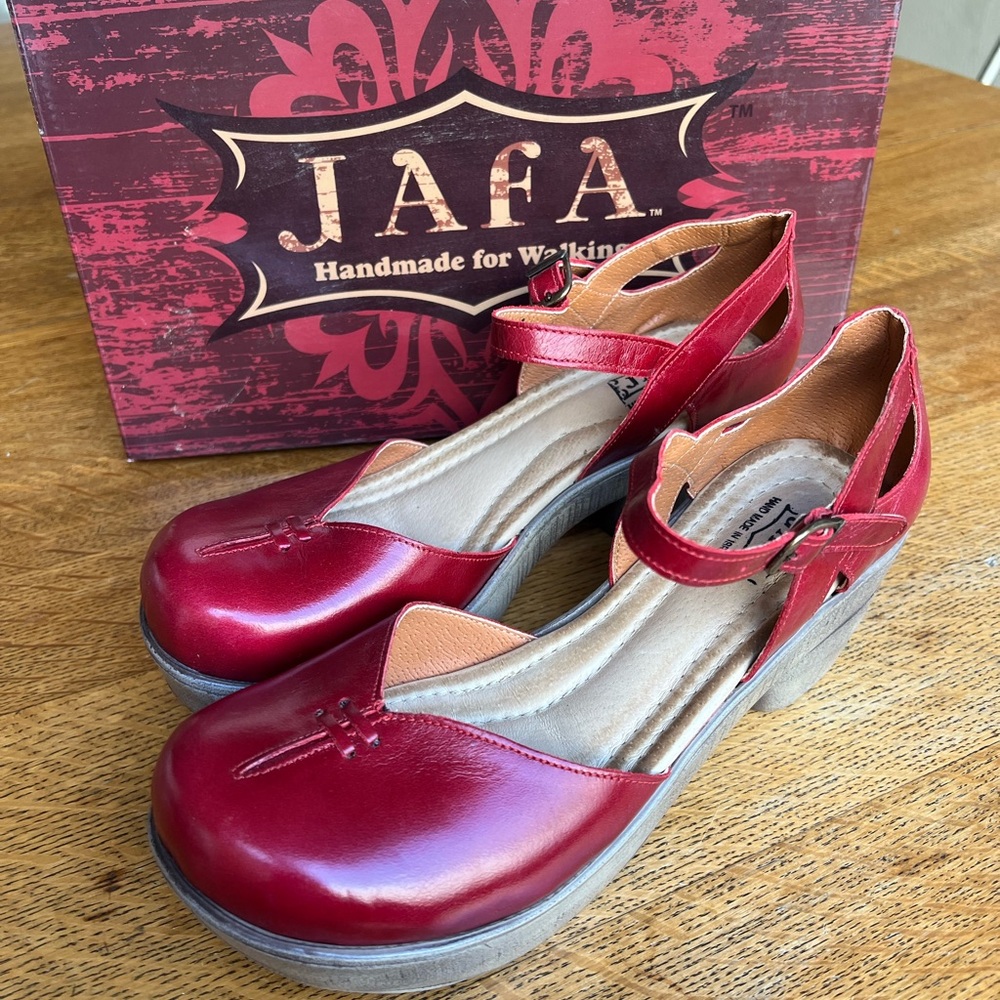 JAFA Shoes New Style 702, red leather, handmade in Israel. Size EU 40